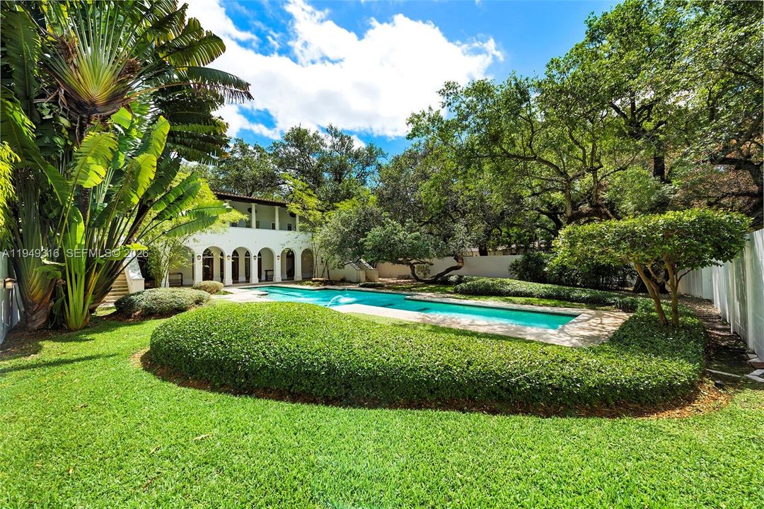 For Sale: $5,900,000 (6 beds, 4 baths, 4222 Square Feet)