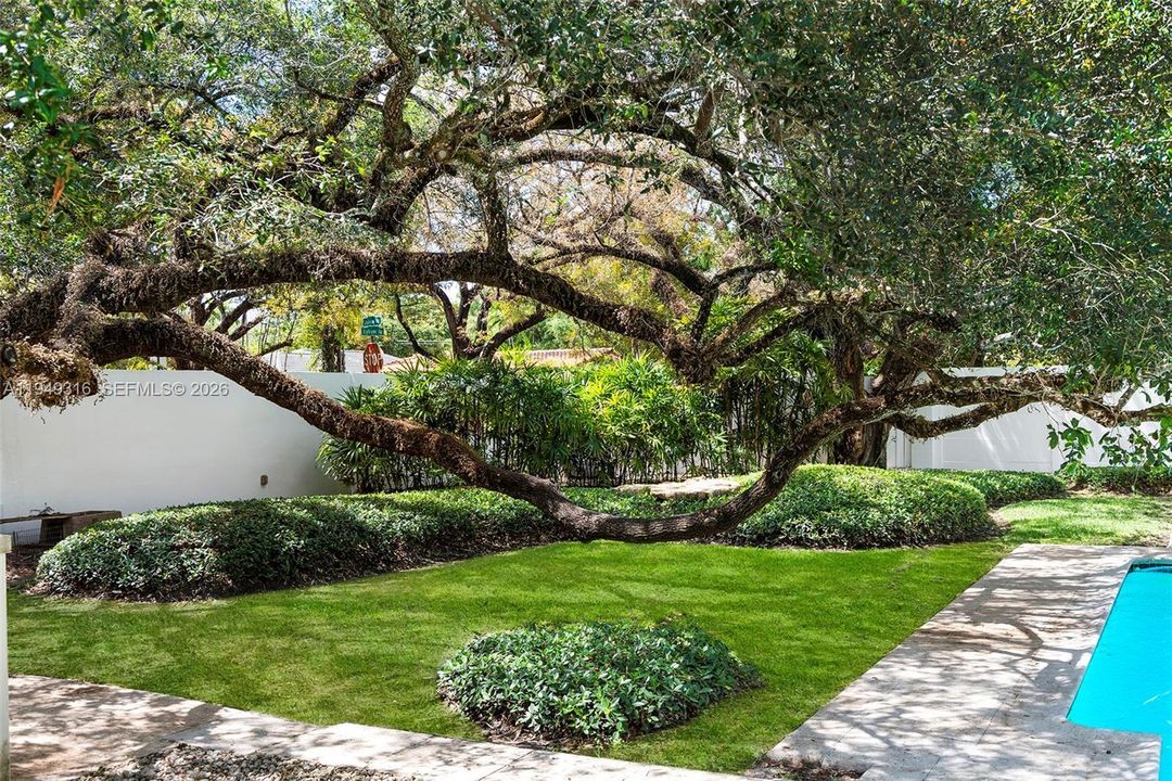 For Sale: $5,900,000 (6 beds, 4 baths, 4222 Square Feet)
