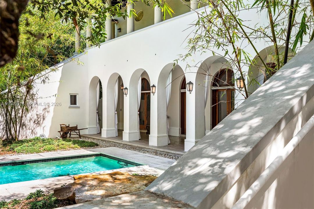 For Sale: $5,900,000 (6 beds, 4 baths, 4222 Square Feet)