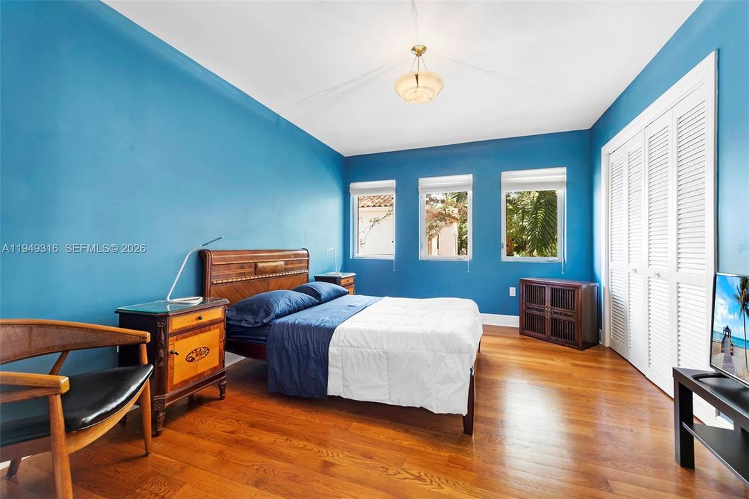 For Sale: $5,900,000 (6 beds, 4 baths, 4222 Square Feet)