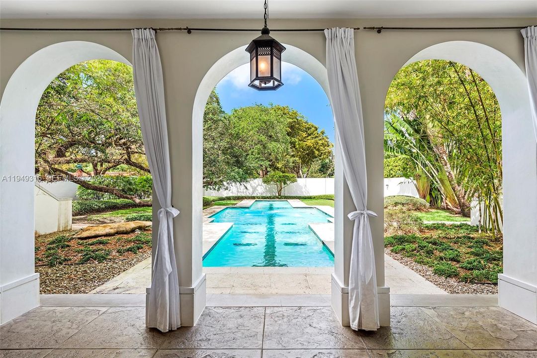 For Sale: $5,900,000 (6 beds, 4 baths, 4222 Square Feet)