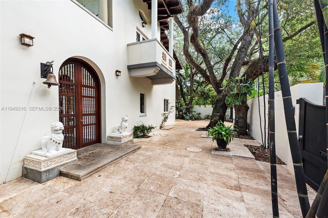 For Sale: $5,900,000 (6 beds, 4 baths, 4222 Square Feet)