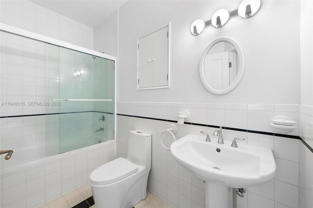 For Sale: $5,900,000 (6 beds, 4 baths, 4222 Square Feet)