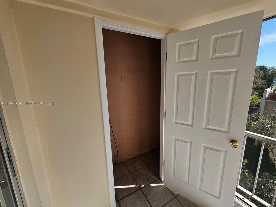 В аренду: $2,575 (3 спален, 2 ванн, 1286 Квадратных фут)