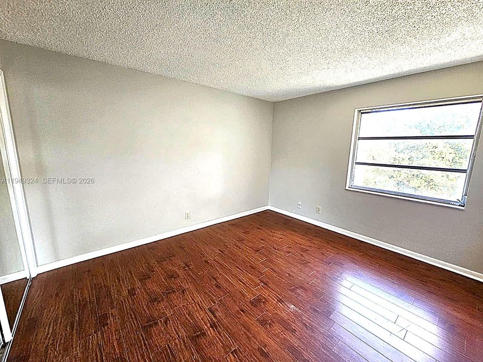 В аренду: $2,575 (3 спален, 2 ванн, 1286 Квадратных фут)