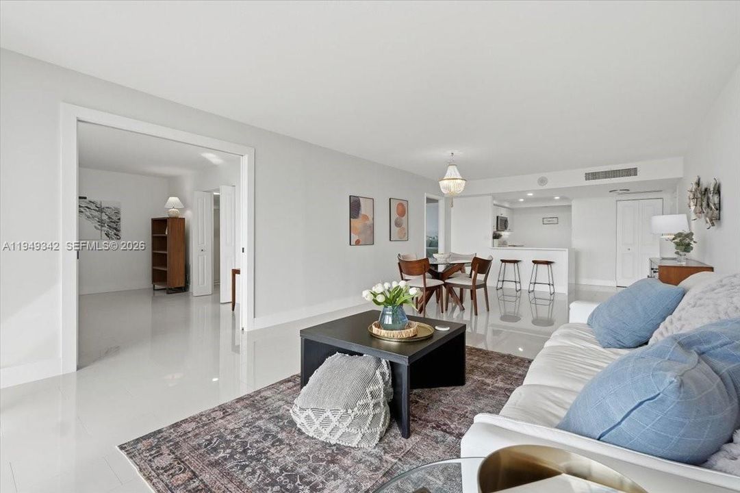 En Venta: $390,000 (2 camas, 2 baños, 1206 Pies cuadrados)