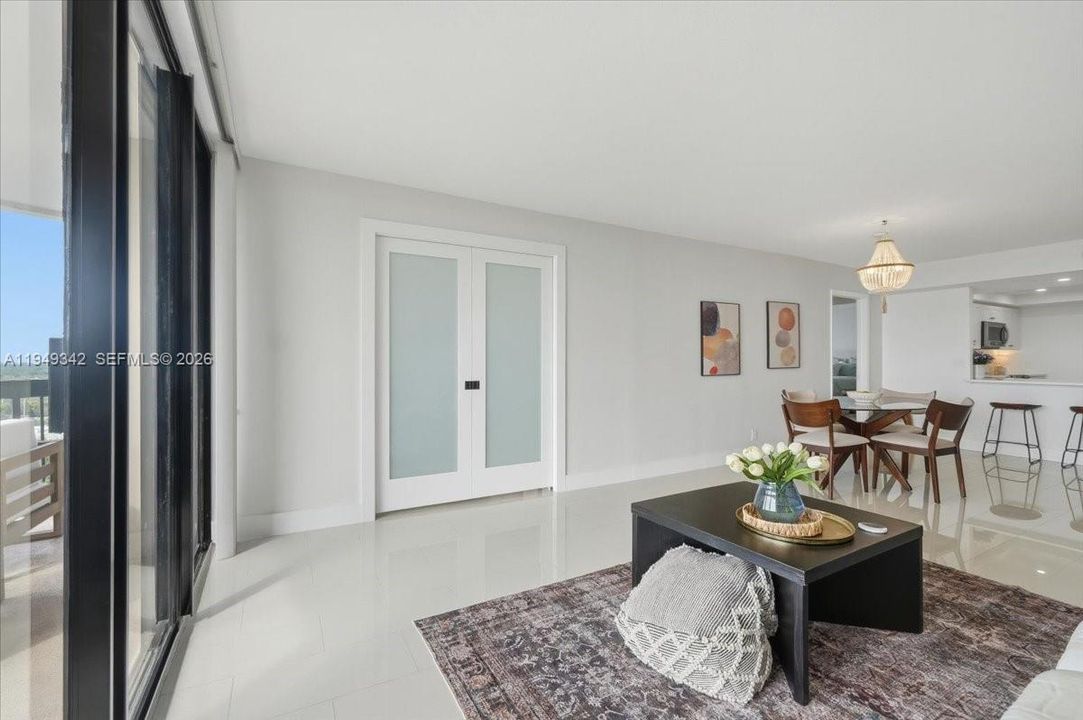 En Venta: $390,000 (2 camas, 2 baños, 1206 Pies cuadrados)