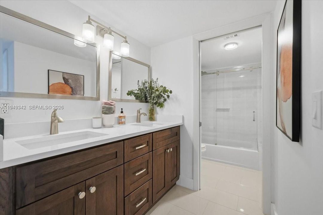 En Venta: $390,000 (2 camas, 2 baños, 1206 Pies cuadrados)