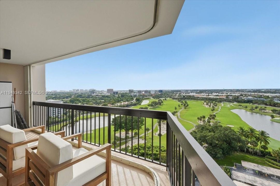 En Venta: $390,000 (2 camas, 2 baños, 1206 Pies cuadrados)