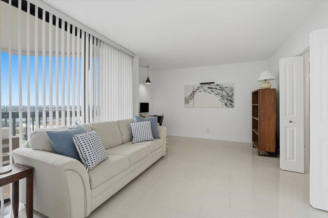 En Venta: $390,000 (2 camas, 2 baños, 1206 Pies cuadrados)