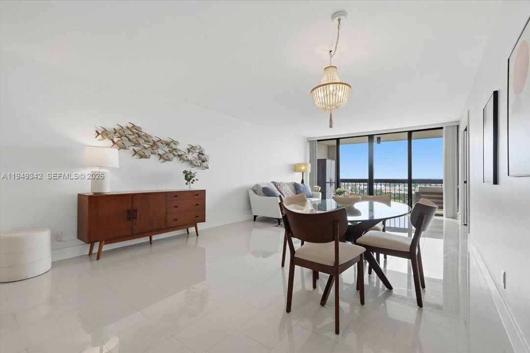 En Venta: $390,000 (2 camas, 2 baños, 1206 Pies cuadrados)