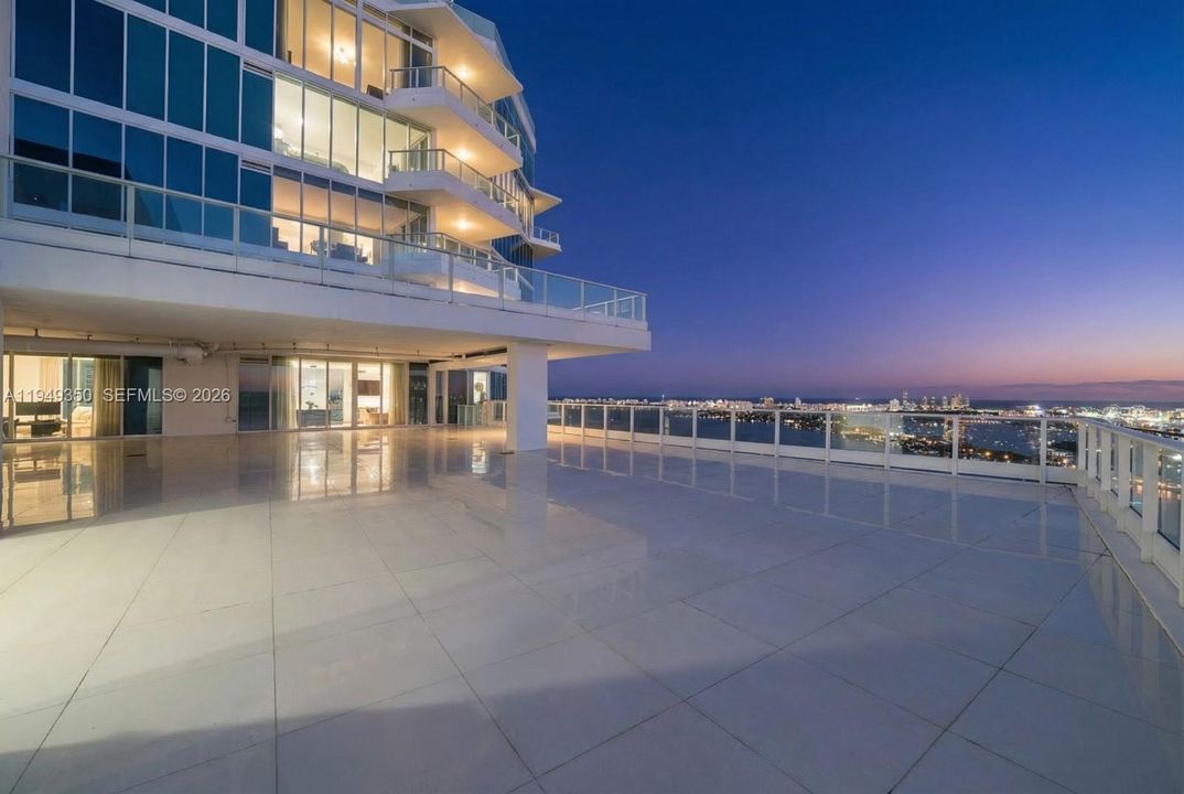 For Sale: $5,850,000 (4 beds, 4 baths, 4437 Square Feet)