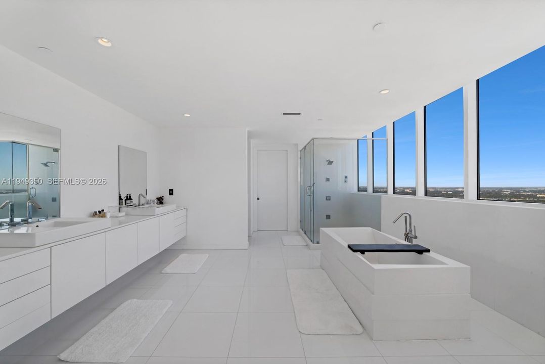 For Sale: $5,850,000 (4 beds, 4 baths, 4437 Square Feet)