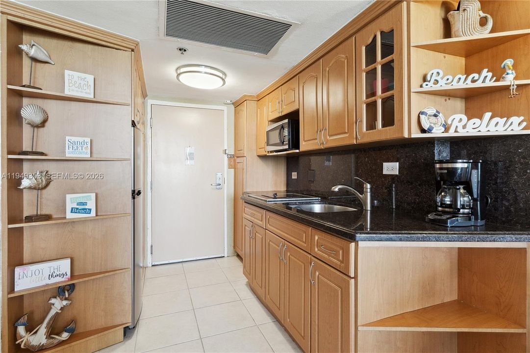 На продажу: $259,000 (0 спален, 1 ванн, 360 Квадратных фут)