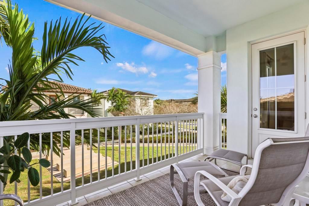 2nd floor balcony