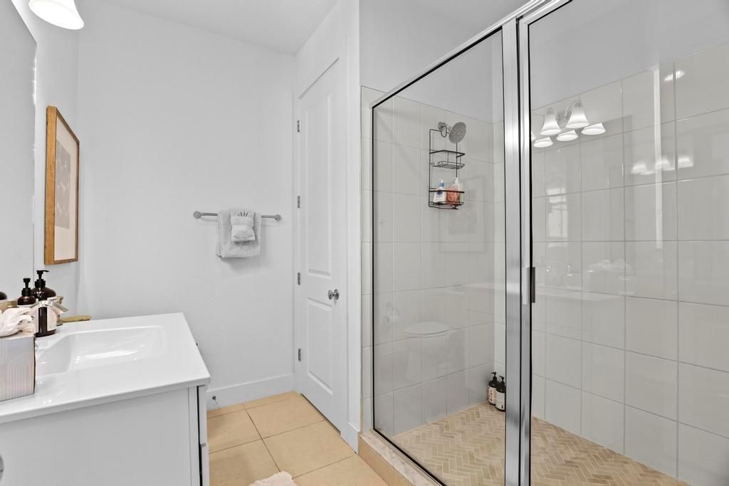 Casita bathroom