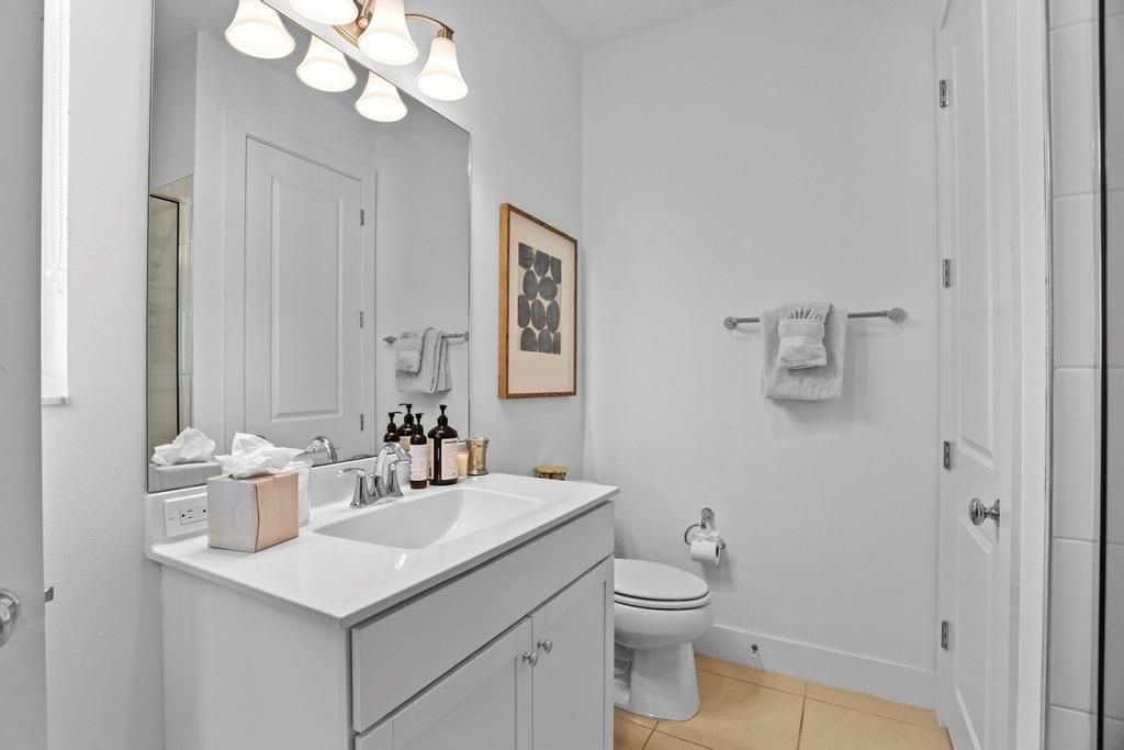 Casita bathroom