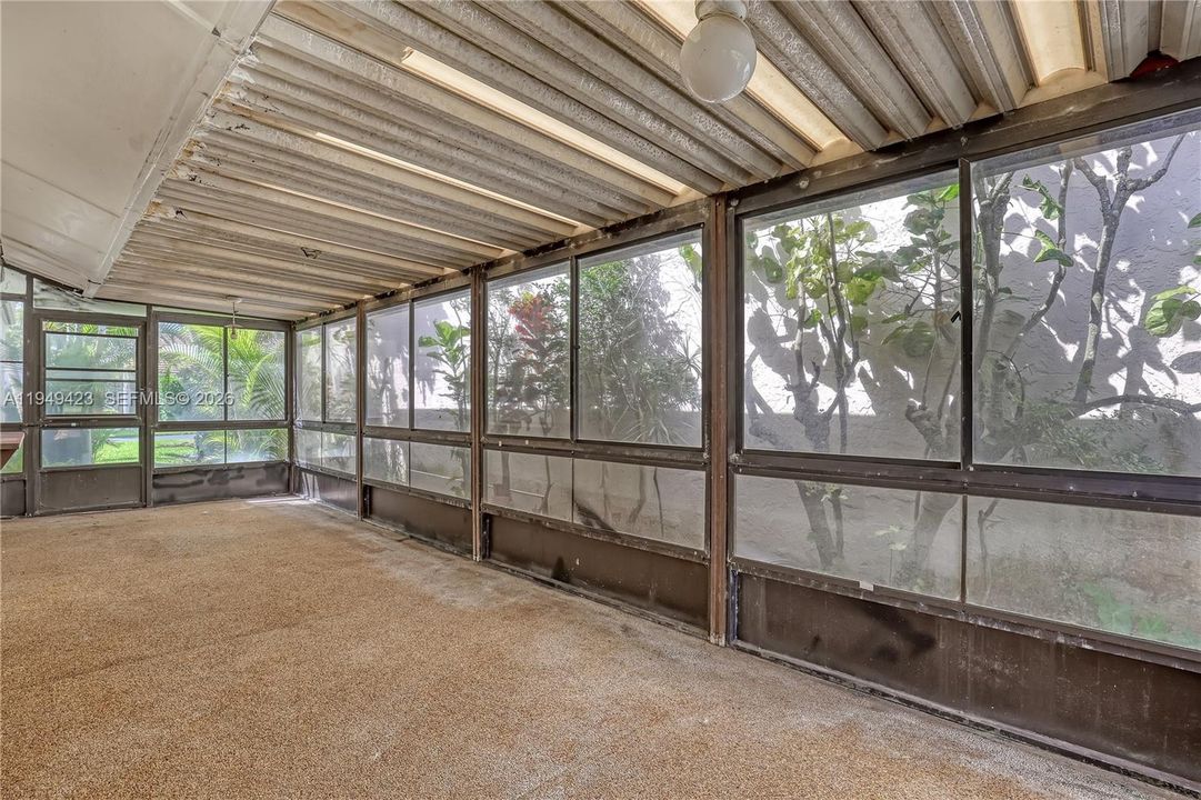 Под контрактом: $299,999 (2 спален, 2 ванн, 1430 Квадратных фут)