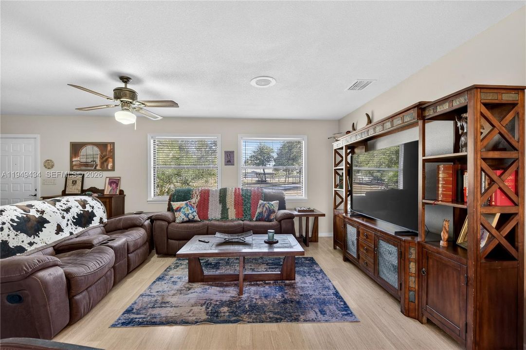 For Sale: $535,000 (3 beds, 2 baths, 1908 Square Feet)