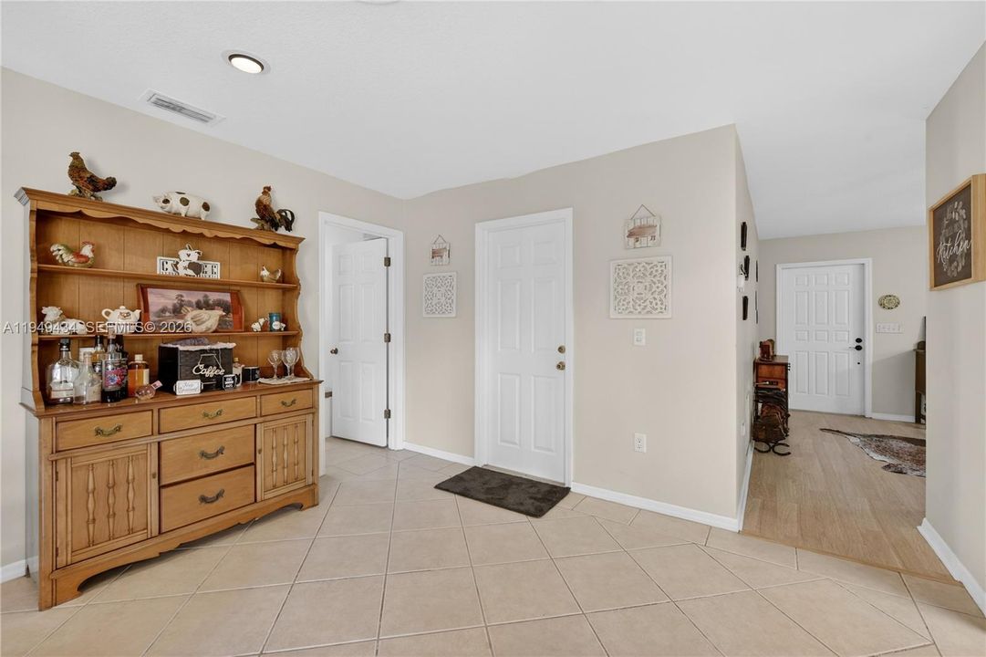For Sale: $535,000 (3 beds, 2 baths, 1908 Square Feet)