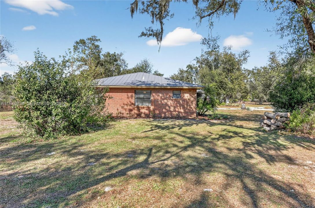 For Sale: $535,000 (3 beds, 2 baths, 1908 Square Feet)