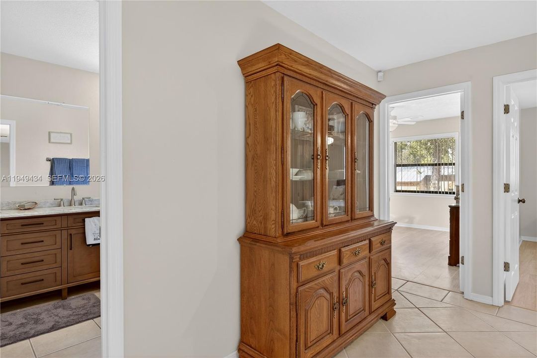 For Sale: $535,000 (3 beds, 2 baths, 1908 Square Feet)