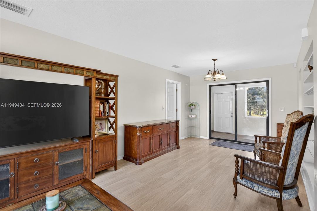 For Sale: $535,000 (3 beds, 2 baths, 1908 Square Feet)
