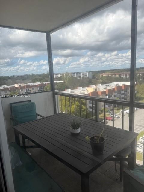 For Sale: $115,000 (2 beds, 2 baths, 972 Square Feet)