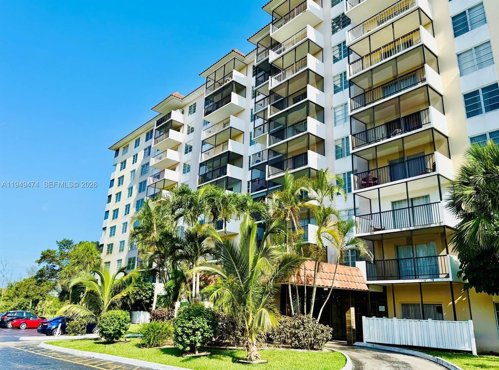 For Sale: $115,000 (2 beds, 2 baths, 972 Square Feet)