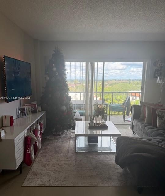 For Sale: $115,000 (2 beds, 2 baths, 972 Square Feet)