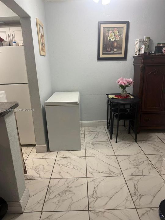 For Sale: $195,000 (1 beds, 1 baths, 460 Square Feet)