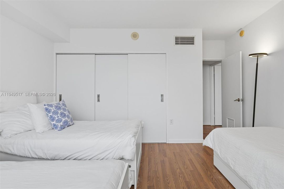 For Sale: $1,200,000 (2 beds, 2 baths, 1056 Square Feet)