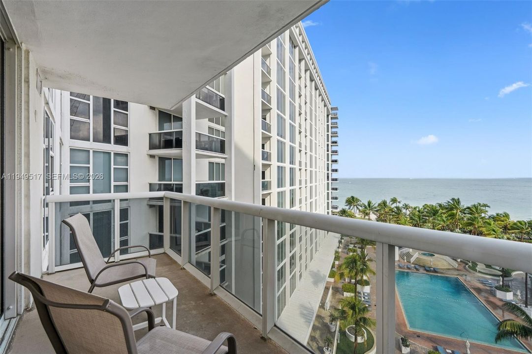 For Sale: $1,200,000 (2 beds, 2 baths, 1056 Square Feet)