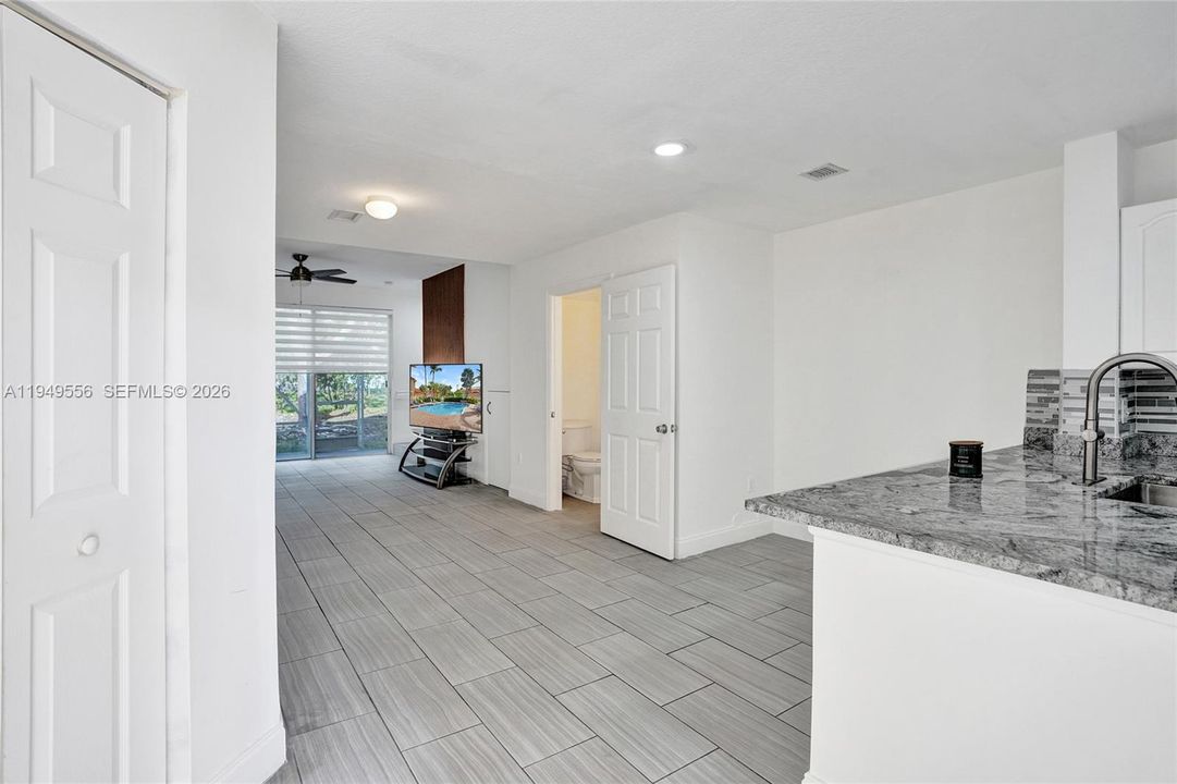 For Sale: $367,900 (3 beds, 2 baths, 1376 Square Feet)