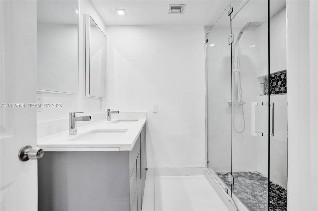 For Sale: $367,900 (3 beds, 2 baths, 1376 Square Feet)