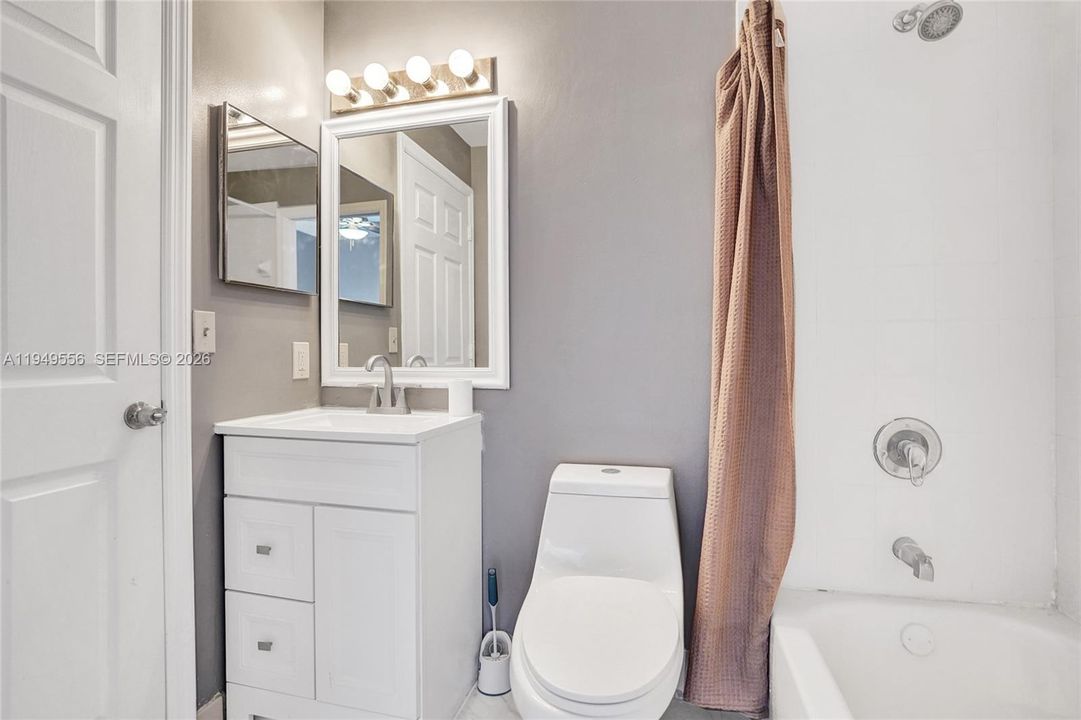 For Sale: $367,900 (3 beds, 2 baths, 1376 Square Feet)
