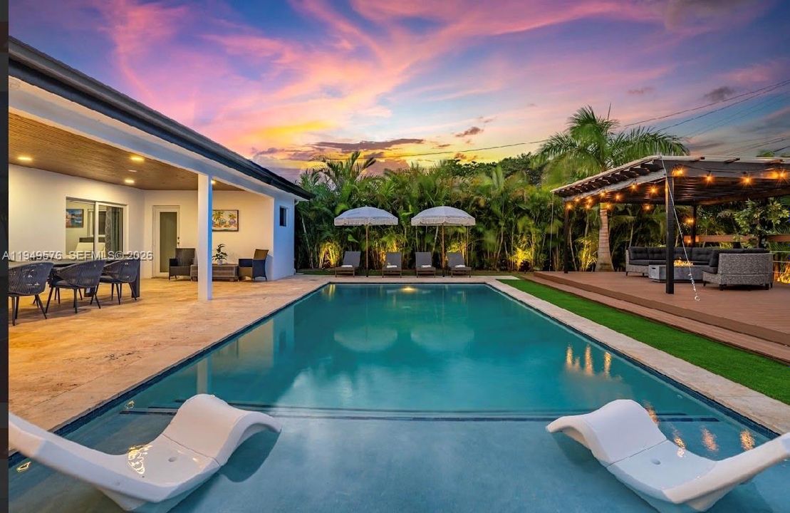 Недавно продано: $1,199,000 (6 спален, 4 ванн, 0 Квадратных фут)