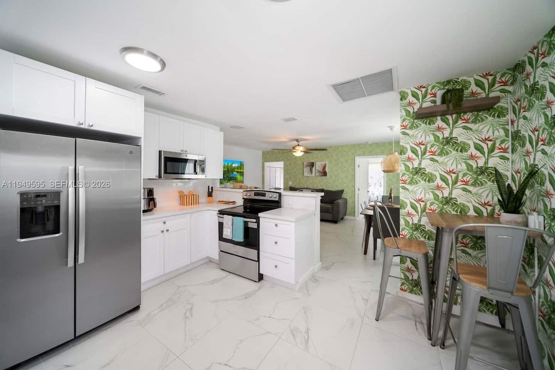 En Venta: $564,999 (4 camas, 2 baños, 1453 Pies cuadrados)