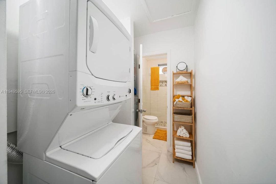 En Venta: $564,999 (4 camas, 2 baños, 1453 Pies cuadrados)