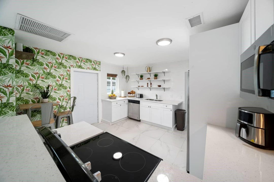 En Venta: $564,999 (4 camas, 2 baños, 1453 Pies cuadrados)