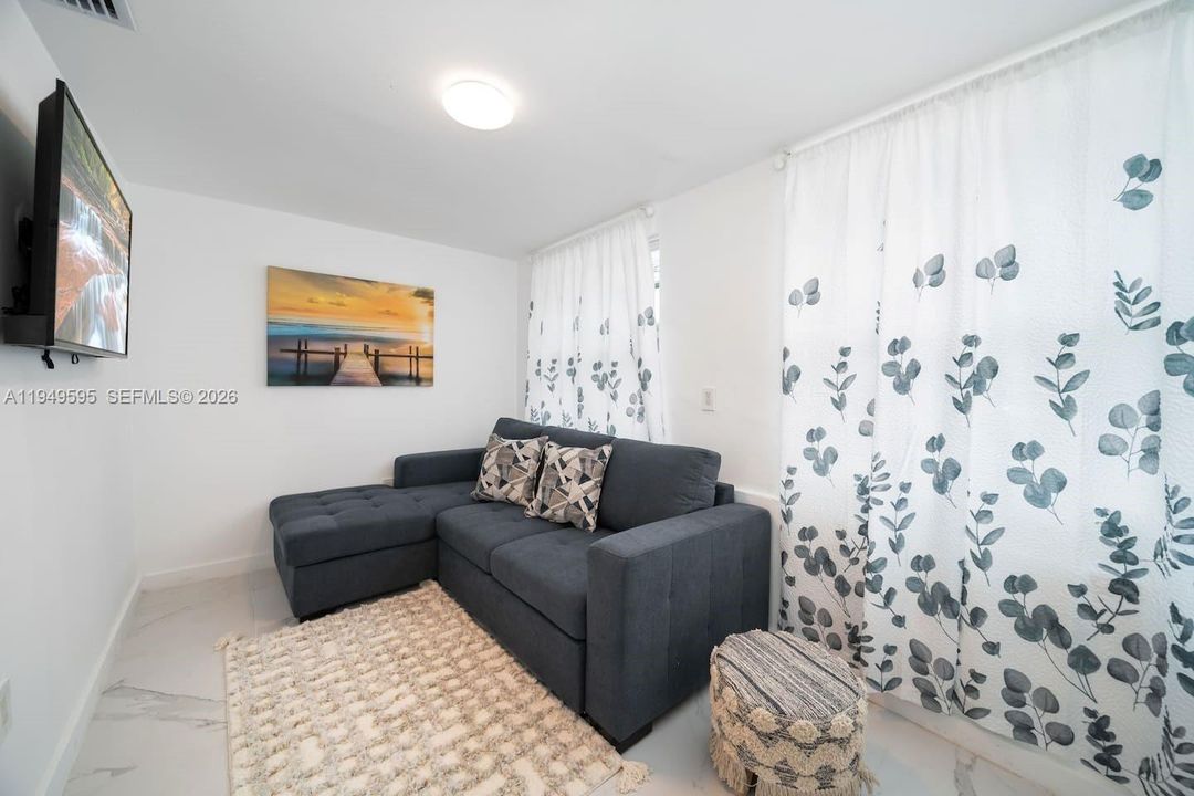 En Venta: $564,999 (4 camas, 2 baños, 1453 Pies cuadrados)