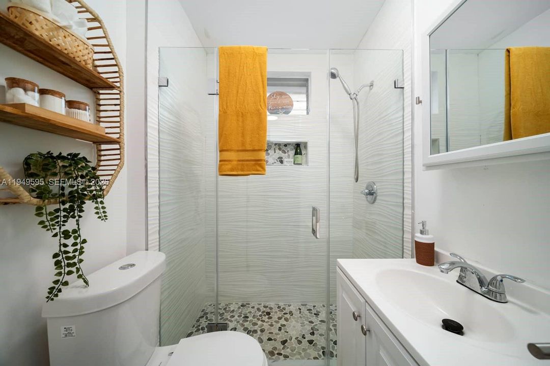 En Venta: $564,999 (4 camas, 2 baños, 1453 Pies cuadrados)
