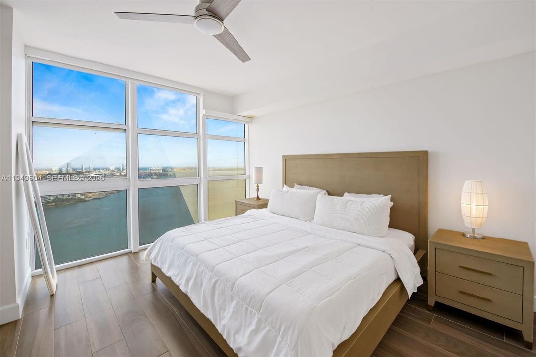 For Sale: $735,000 (2 beds, 2 baths, 1256 Square Feet)