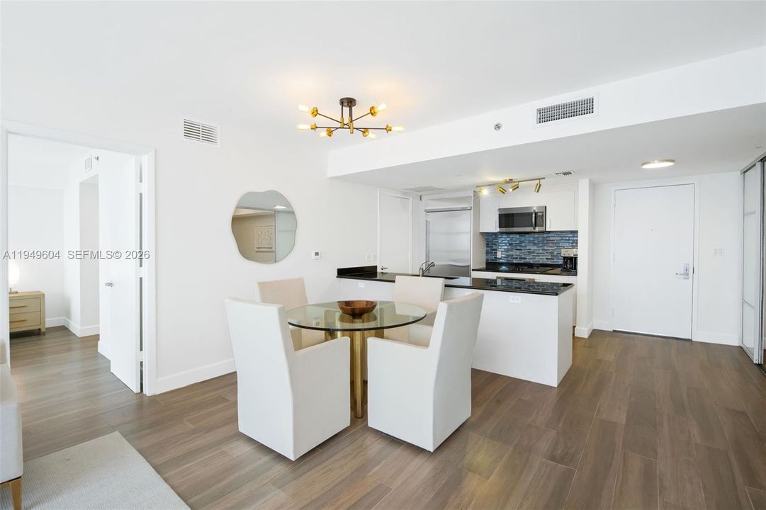 For Sale: $735,000 (2 beds, 2 baths, 1256 Square Feet)
