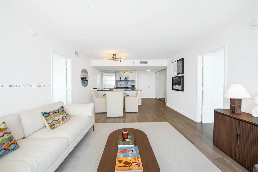 For Sale: $735,000 (2 beds, 2 baths, 1256 Square Feet)