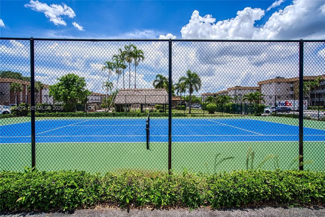 En Venta: $219,000 (2 camas, 2 baños, 949 Pies cuadrados)