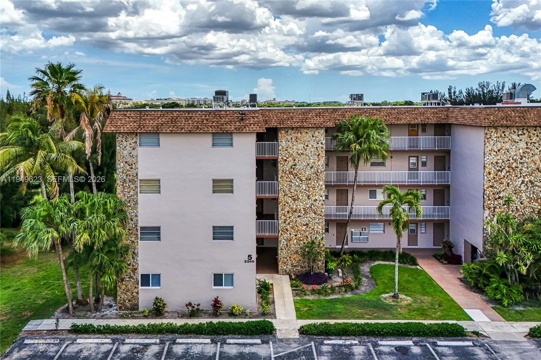En Venta: $219,000 (2 camas, 2 baños, 949 Pies cuadrados)