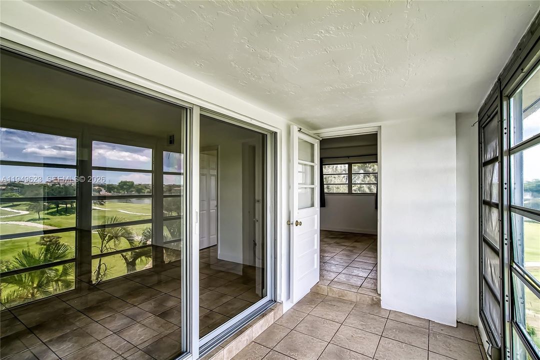 En Venta: $219,000 (2 camas, 2 baños, 949 Pies cuadrados)