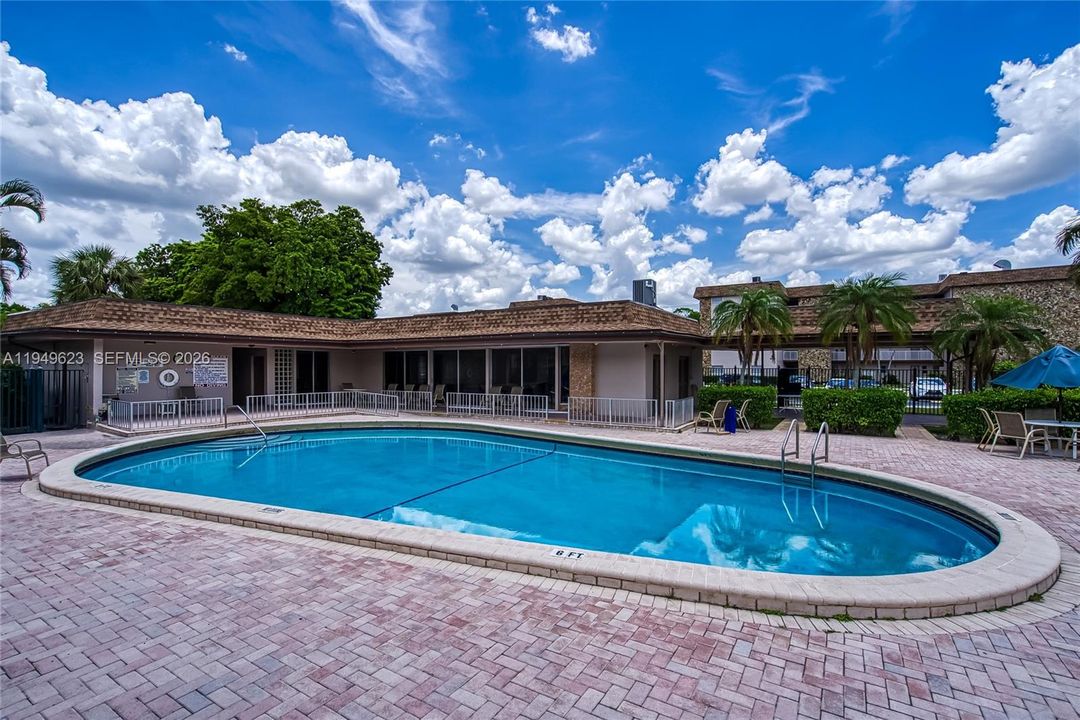 En Venta: $219,000 (2 camas, 2 baños, 949 Pies cuadrados)