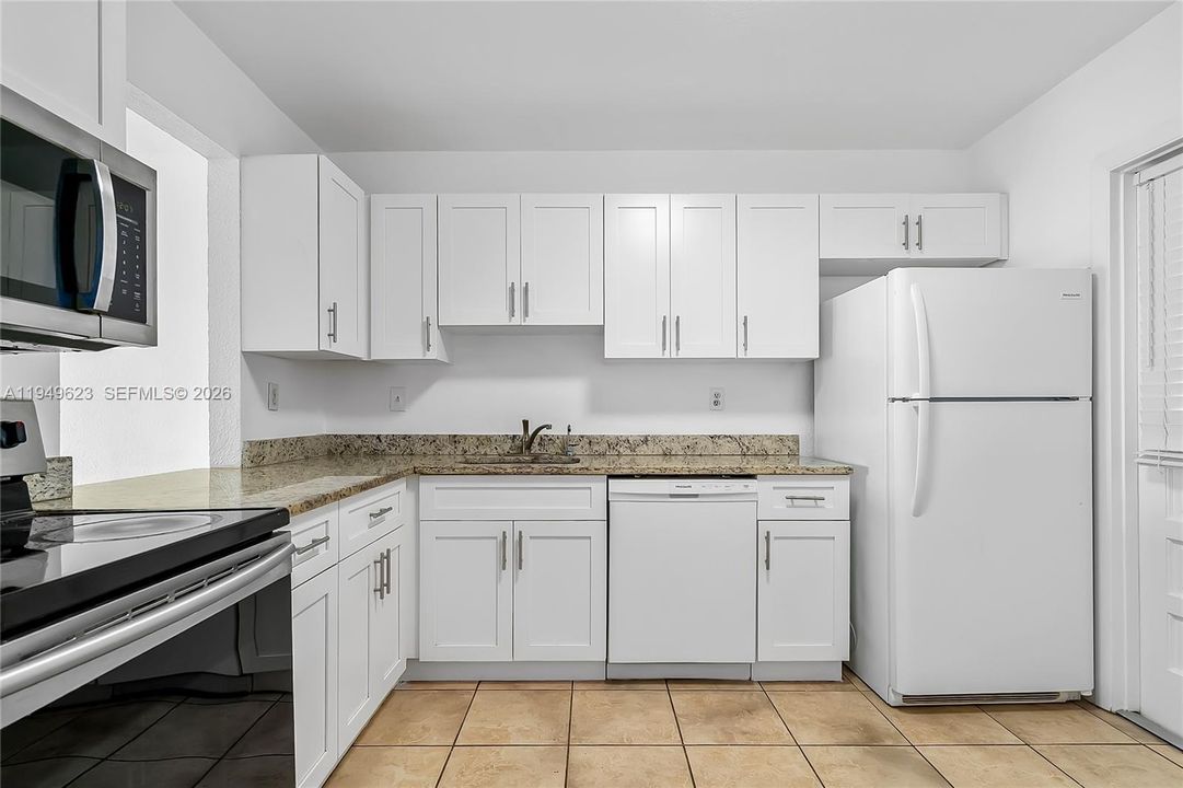 En Venta: $219,000 (2 camas, 2 baños, 949 Pies cuadrados)